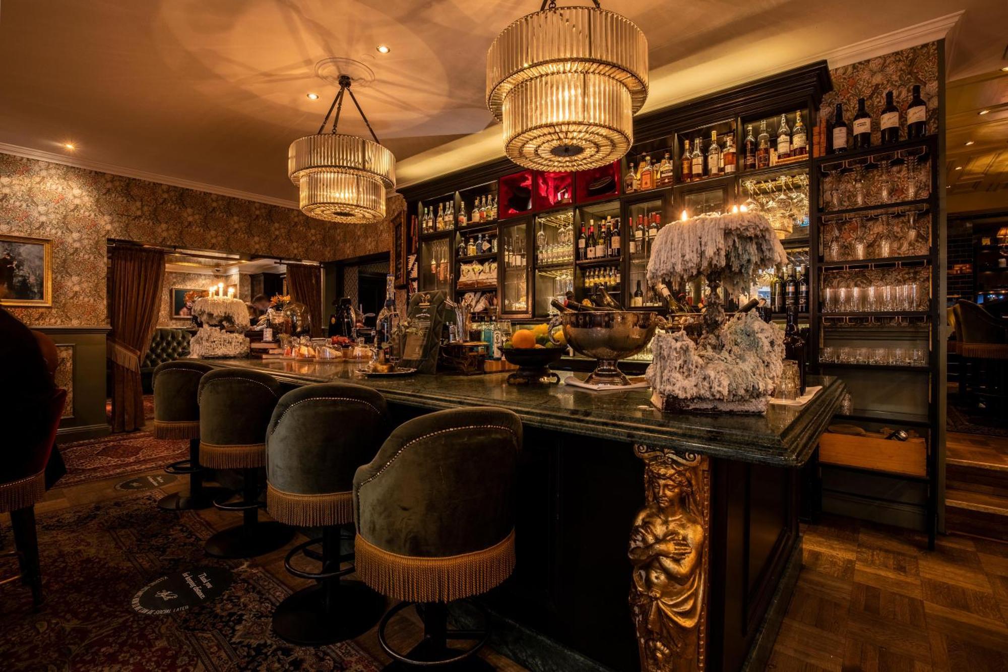 Hotel Pigalle Гётеборг Экстерьер фото The bar at the Ivy Temple Row